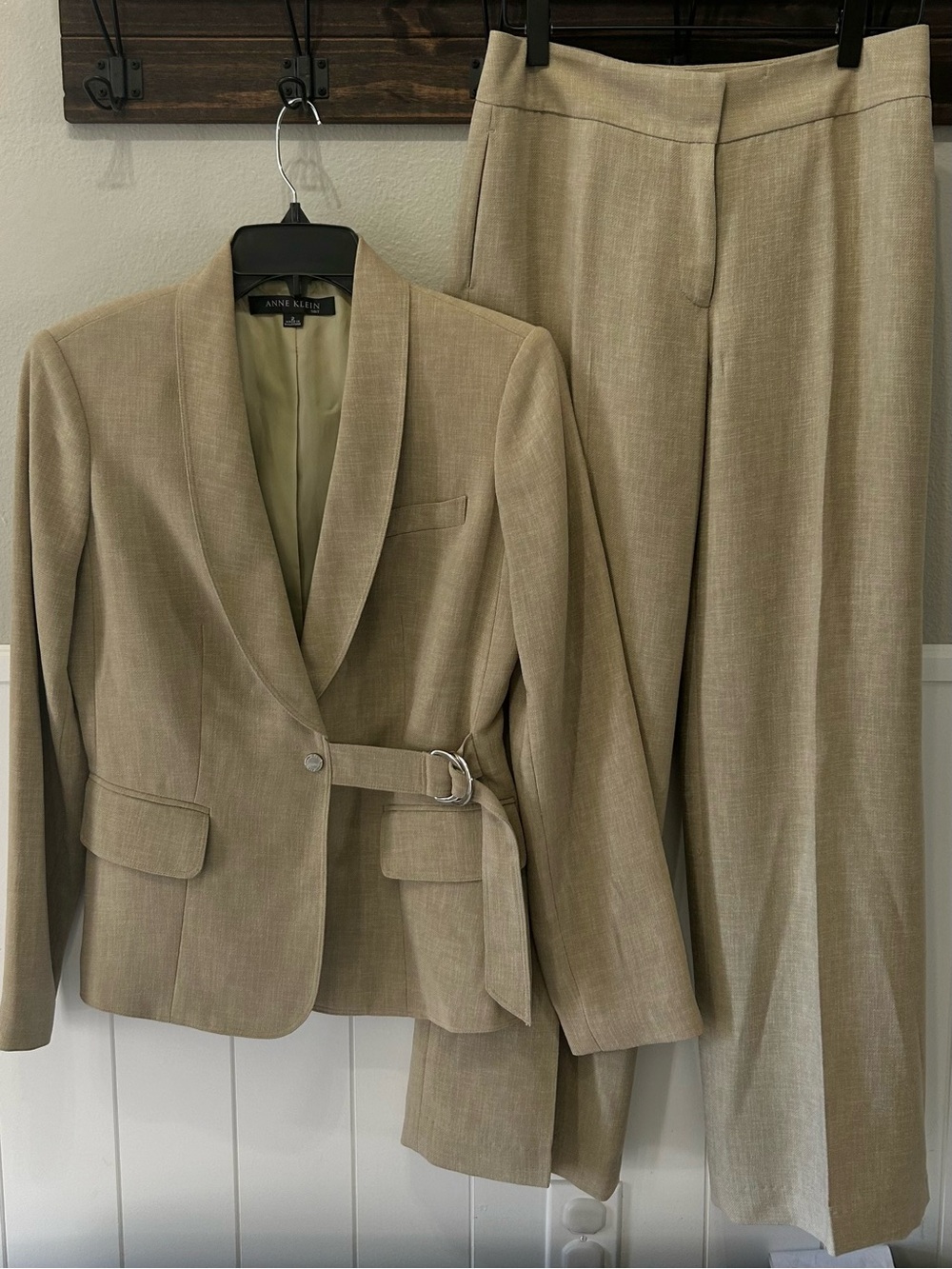 Anne Klein Chic Beige Oatmeal Tan Belted Blazer Wide Leg Pantsuit Matching SET 2